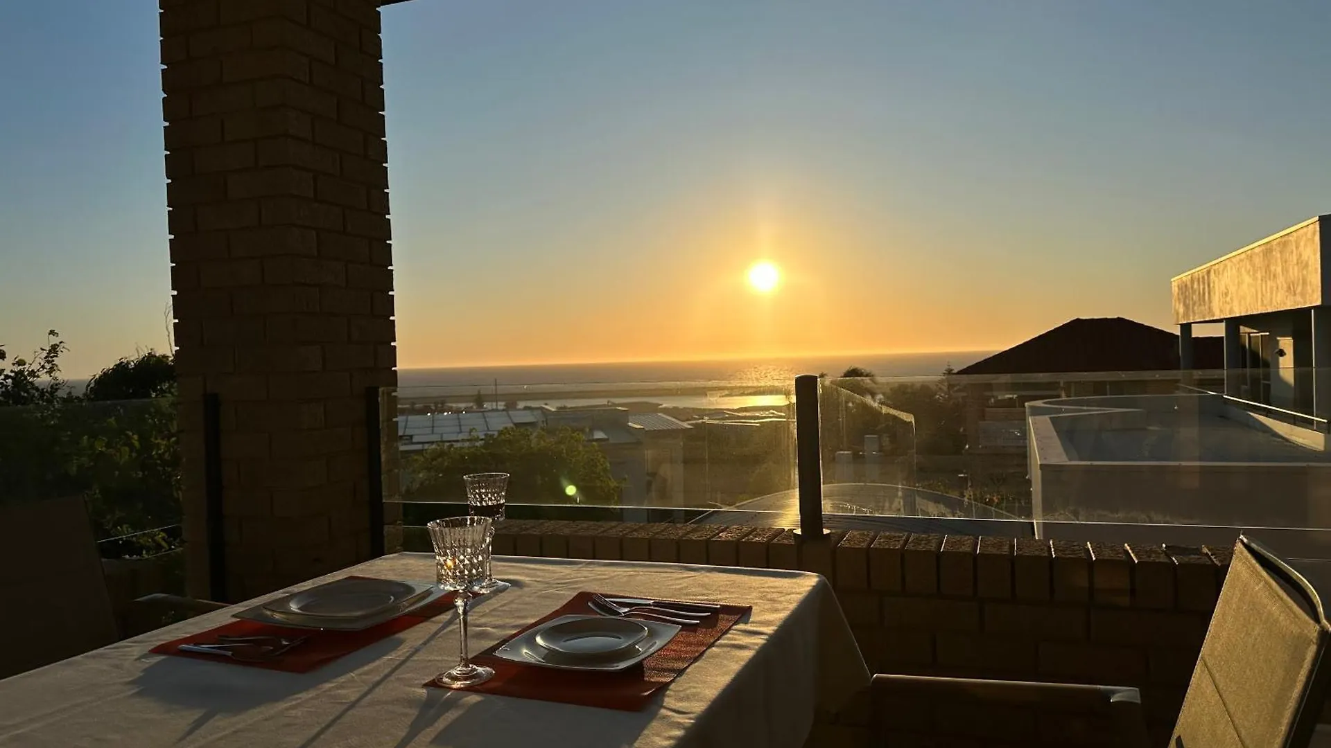 Homestay Sunny Ocean View Retreat Apartment Perth
